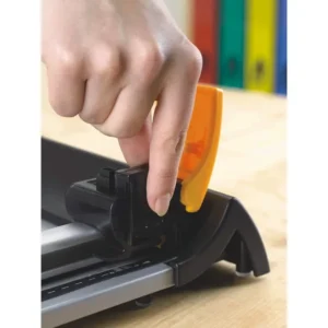 5410101-Fellowes Neutron A4 PLUS Light Use Rotary Trimmer - 10 Sheet (2)